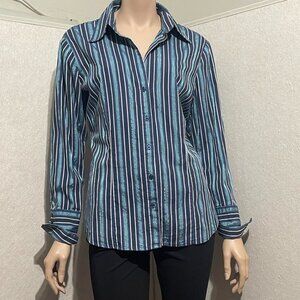Vintage New York & Company Button front stretchy Shirt size L
